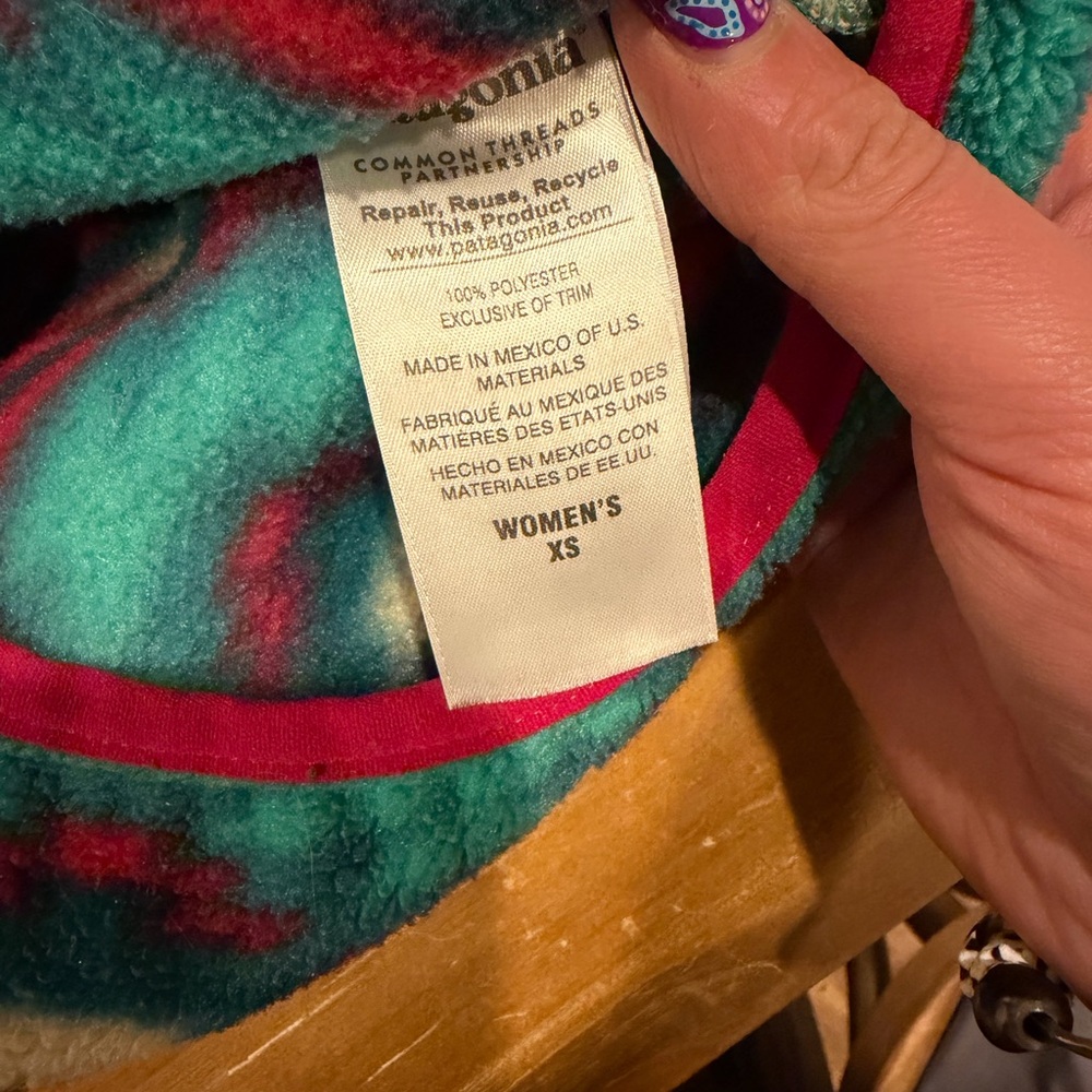 Patagonia Women's Patterned Fleece Sweatshirt - Teal, Pink, Black - Picture 6 of 6